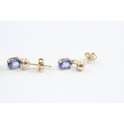 91 - 2 X 9ct Gold Paired Gemstone Drop Earrings Inc. Garnet & Sapphire (2.7g)