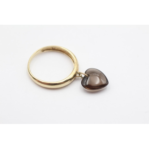 93 - 9ct Gold Heart Shaped Smokey Quartz Charm Set Ring (2g) Size  N