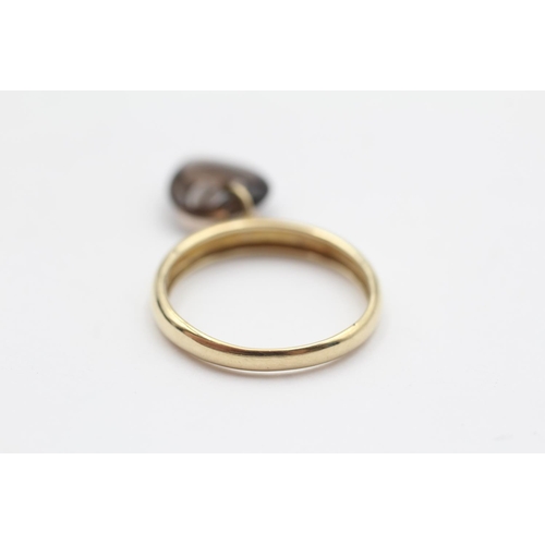 93 - 9ct Gold Heart Shaped Smokey Quartz Charm Set Ring (2g) Size  N