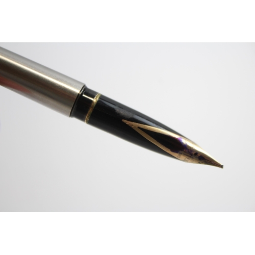 330 - Vintage SHEAFFER Targa Brushed Steel Fountain pen w/ 14ct Gold Nib WRITING