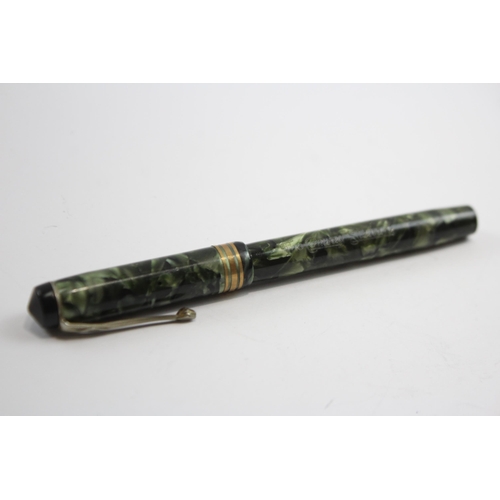 339 - Vintage CONWAY STEWART No. 388 Green FOUNTAIN PEN w/ 14ct Gold Nib WRITING