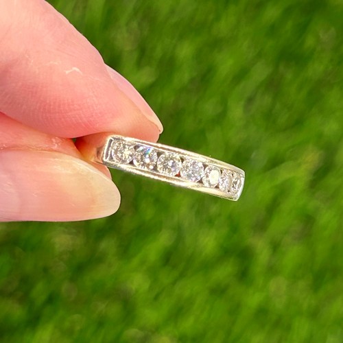 36 - 18ct White Gold Round Brilliant Cut Diamond Seven Stone Ring (3g) Size  M 1/2