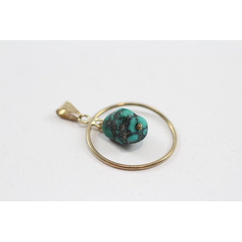 15 - 8ct Gold Vintage Turquoise Pendant (1.7g)
