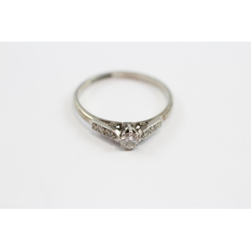23 - 18ct White Gold Diamond Ring (2.2g) Size  Q