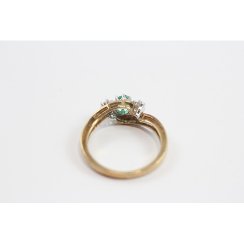 54 - 9ct Gold Emerald & Diamond Twist Setting Trilogy Ring (2.4g) Size  N