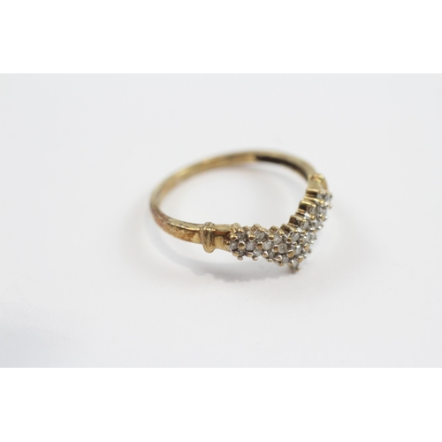 60 - 9ct Gold Diamond Cluster Wishbone Ring (1.7g) Size  O