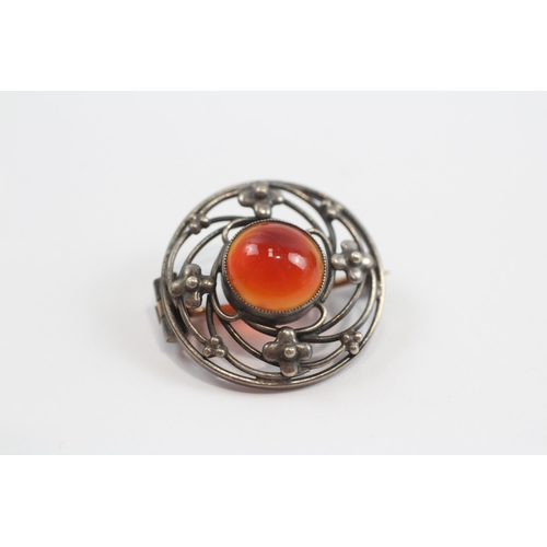61 - 9ct Gold Pin & Silver Arts & Craft Carnelian Floral Brooch (4g)