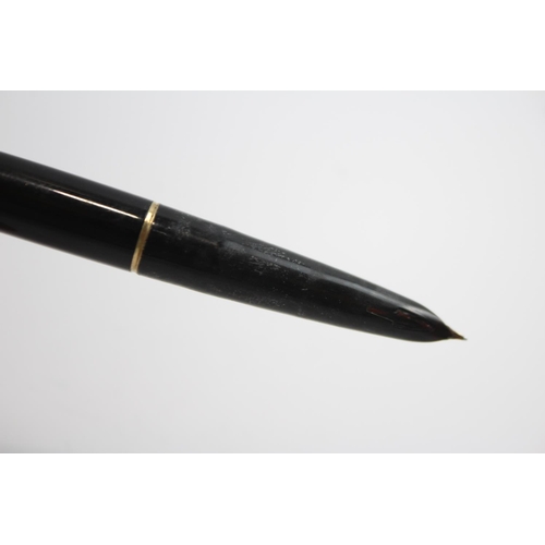 346 - Vintage PARKER 61  Black Fountain Pen w/ 14ct Gold Tipped Nib WRITING