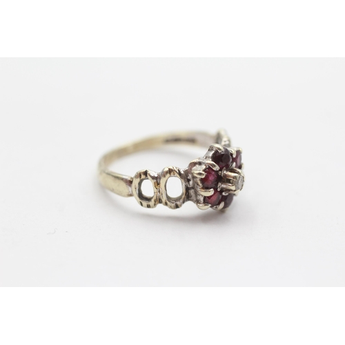 100 - 9ct White Gold Vintage Ruby And Diamond Set Floral Cluster Ring (2.8g) Size  L