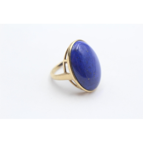 103 - 9ct Gold Minimalist Cabochon Lapis Lazuli Set Cocktail Ring (7.2g) Size  K