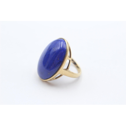 103 - 9ct Gold Minimalist Cabochon Lapis Lazuli Set Cocktail Ring (7.2g) Size  K