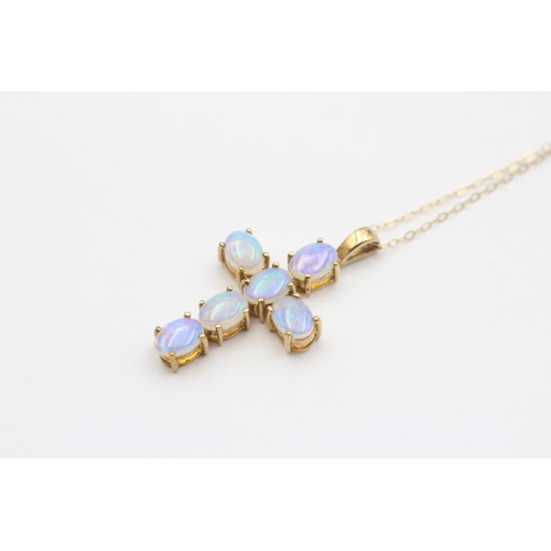 107 - 9ct Gold Vintage Opal Set Christian Cross Pendant Necklace (3.9g)