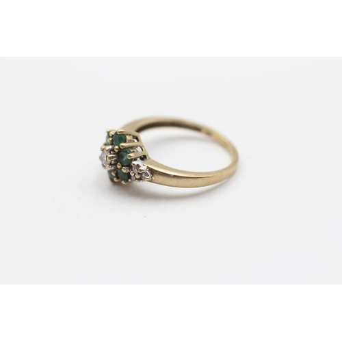 120 - 9ct Gold Vintage Diamond And Emerald Set Cluster Ring (1.9g) Size  I 1/2