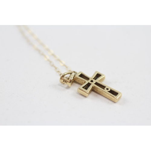 20 - 9ct Gold Sapphire Set Cross Pendant Necklace (1.7g)