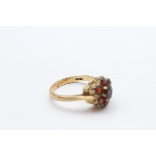 24 - 9ct Gold Vintage Garnet Cluster Dress Ring (3.5g) Size  M