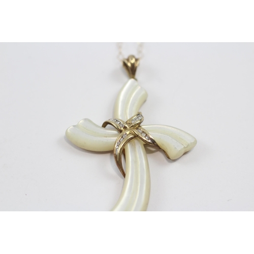 30 - 9ct Gold Vintage Mother-Of-Pearl And Diamond Set Christian Cross Pendant Necklace (4.5g)