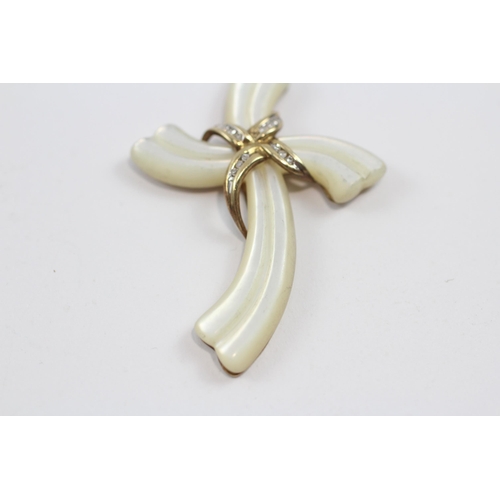 30 - 9ct Gold Vintage Mother-Of-Pearl And Diamond Set Christian Cross Pendant Necklace (4.5g)