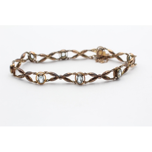36 - 9ct Gold Aquamarine Set Bracelet (8.8g)