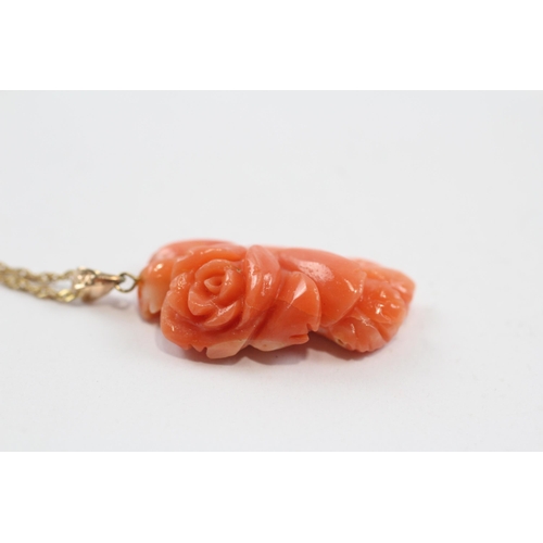 47 - 9ct Gold Vintage Carved Coral Rose Pendant Necklace (4.4g)