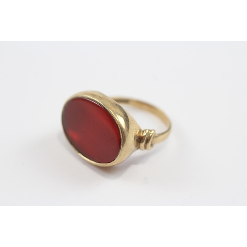 65 - 9ct Gold Carnelian Set Signet Ring (5.1g) Size  P 1/2