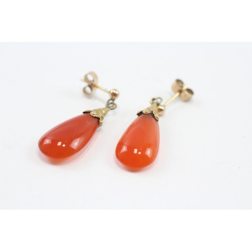 85 - 9ct Gold Antique Carnelian Bombe Drop Earrings (3.3g)