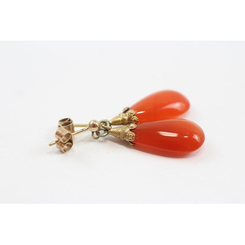 85 - 9ct Gold Antique Carnelian Bombe Drop Earrings (3.3g)