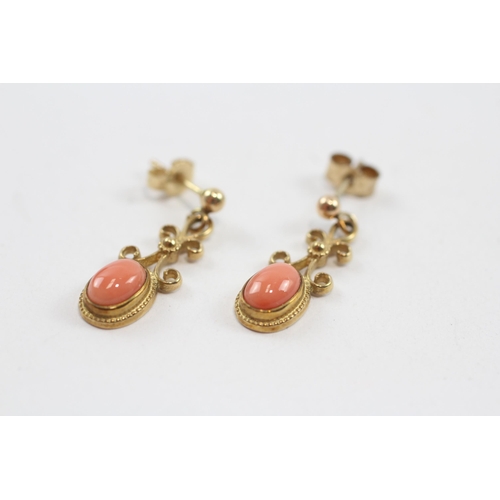 86 - 9ct Gold Vintage Coral Set Drop Earrings (2.7g)