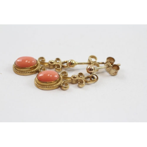 86 - 9ct Gold Vintage Coral Set Drop Earrings (2.7g)