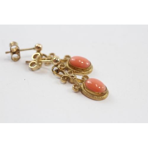 86 - 9ct Gold Vintage Coral Set Drop Earrings (2.7g)