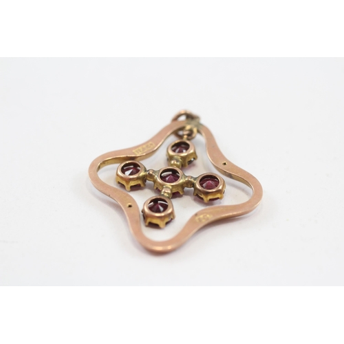 88 - 9ct Rose Gold Edwardian Garnet Set Pendant (2g)