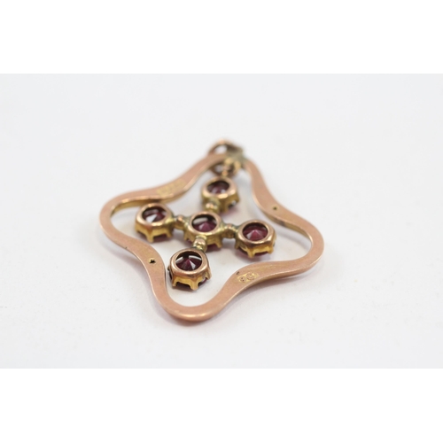 88 - 9ct Rose Gold Edwardian Garnet Set Pendant (2g)