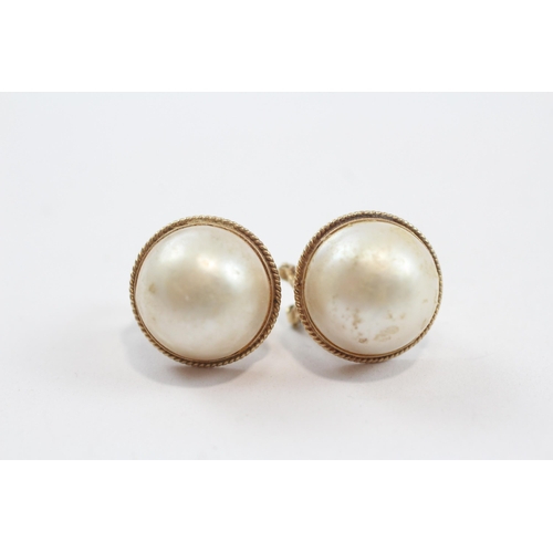 89 - 14ct Gold Vintage Mabe Pearl Set Stud Earrings (6.8g) Size  O 1/2