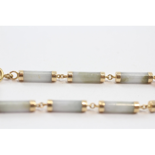 91 - 9ct Gold Vintage Jade Station Set Bracelet (7.2g)