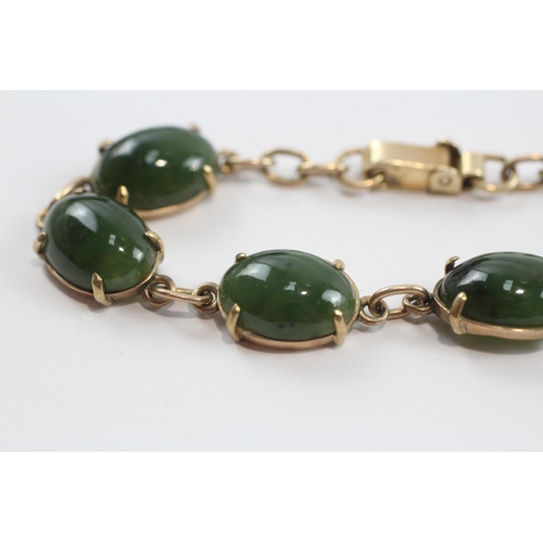 92 - 9ct Gold Vintage Nephrite Jade Set Station Bracelet (13.7g)