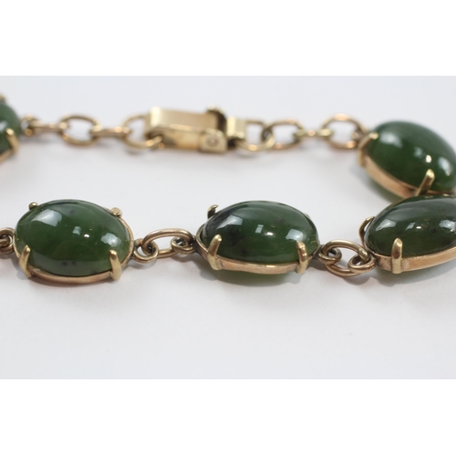 92 - 9ct Gold Vintage Nephrite Jade Set Station Bracelet (13.7g)