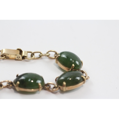 92 - 9ct Gold Vintage Nephrite Jade Set Station Bracelet (13.7g)