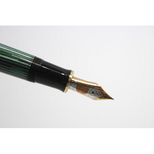 302 - PELIKAN Suveran Black & Green Fountain Pen w/ 18ct Gold Nib WRITING