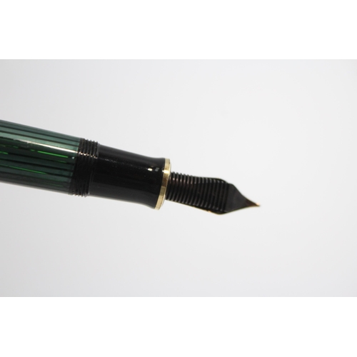 302 - PELIKAN Suveran Black & Green Fountain Pen w/ 18ct Gold Nib WRITING