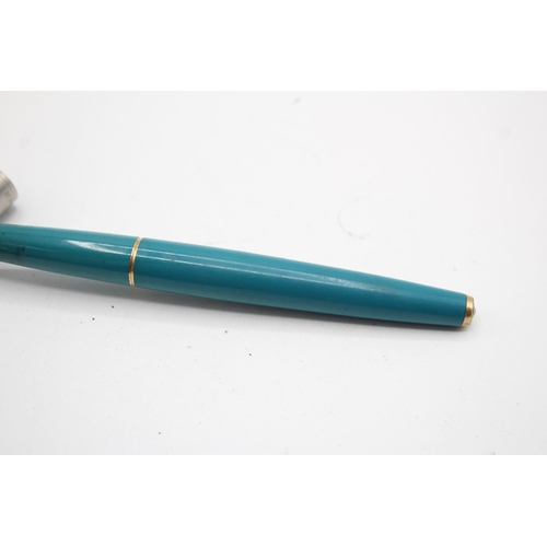 336 - Vintage PARKER 61 Teal Fountain Pen w/ 14ct Gold Tipped Nib WRITING