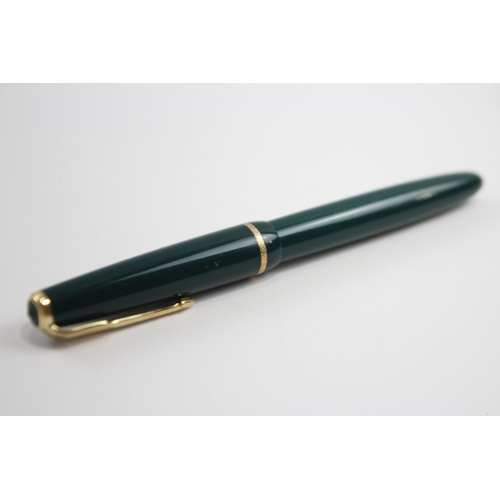 338 - Vintage PARKER Victory Green FOUNTAIN PEN w/ 14ct Gold Nib WRITING