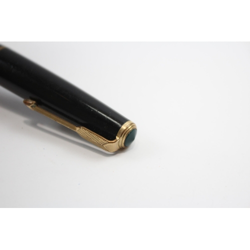 339 - Vintage PARKER Victory Black FOUNTAIN PEN w/ 14ct Gold Nib WRITING