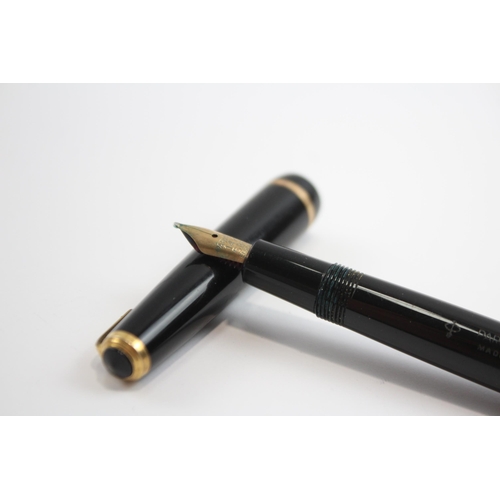 343 - Vintage PARKER Duofold Black FOUNTAIN PEN w/ 14ct Gold Nib WRITING