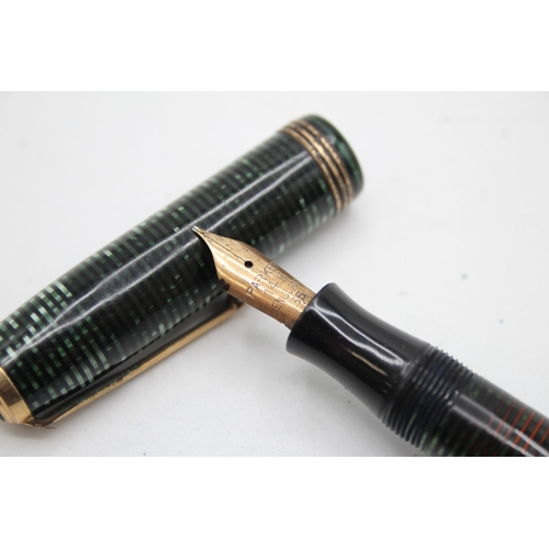 350 - Vintage PARKER Vaccumatic Green FOUNTAIN PEN w/ 14ct Gold Nib WRITING