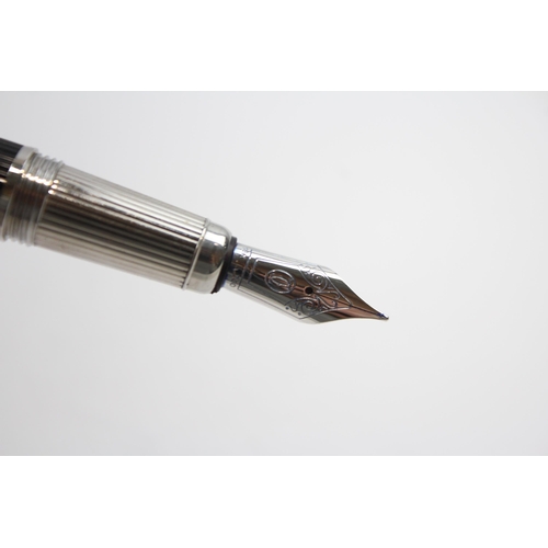 359 - Cartier Paris Black & Silver Plated Fountain Pen w/ 18ct White Gold Nib WRITING