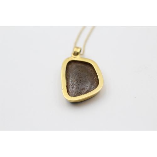 11 - 14ct Gold Black Boulder Opal Pendant Necklace (3.9g)