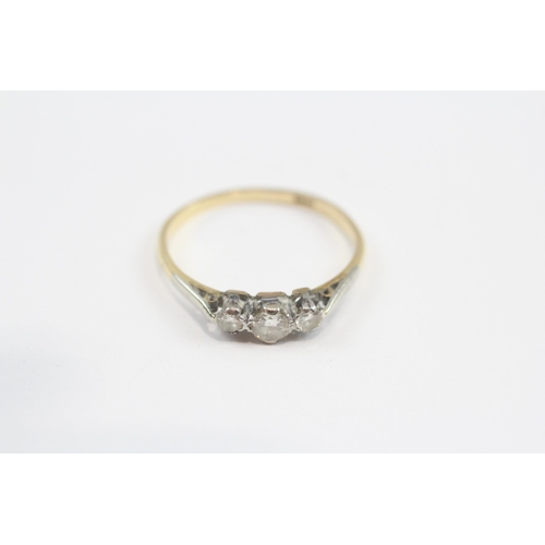 118 - 18ct Gold Vintage Diamond Trilogy Cathedral Setting Ring (1.9g) Size  M