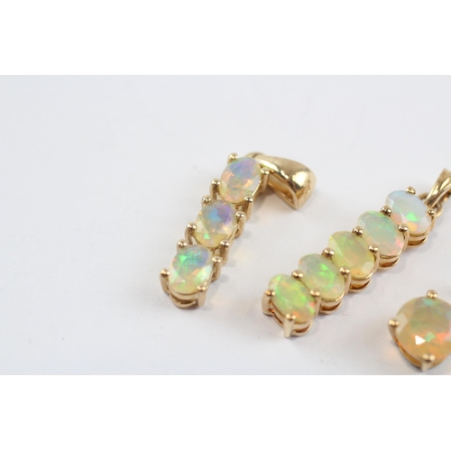 147 - 3 X 9ct Gold Opal Pendants (4.7g)