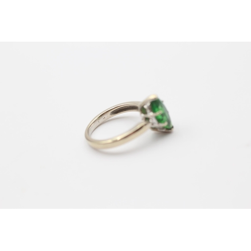 156 - 18ct White Gold Green Garnet Single Stone Ring (4.2g) Size  J