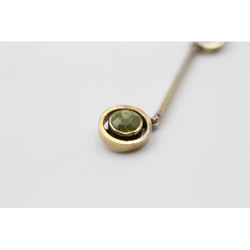 166 - 15ct Gold & Platinum Antique Peridot Two Stone Pendant (3.2g)