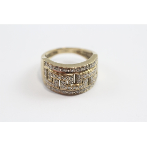 32 - 9ct Gold Diamond Set Greek Key Pattern Ring (5.5g) Size  N